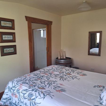 Olde Mill House B&B & Bike2Wine Cycle Hire Renwick Eksteriør billede