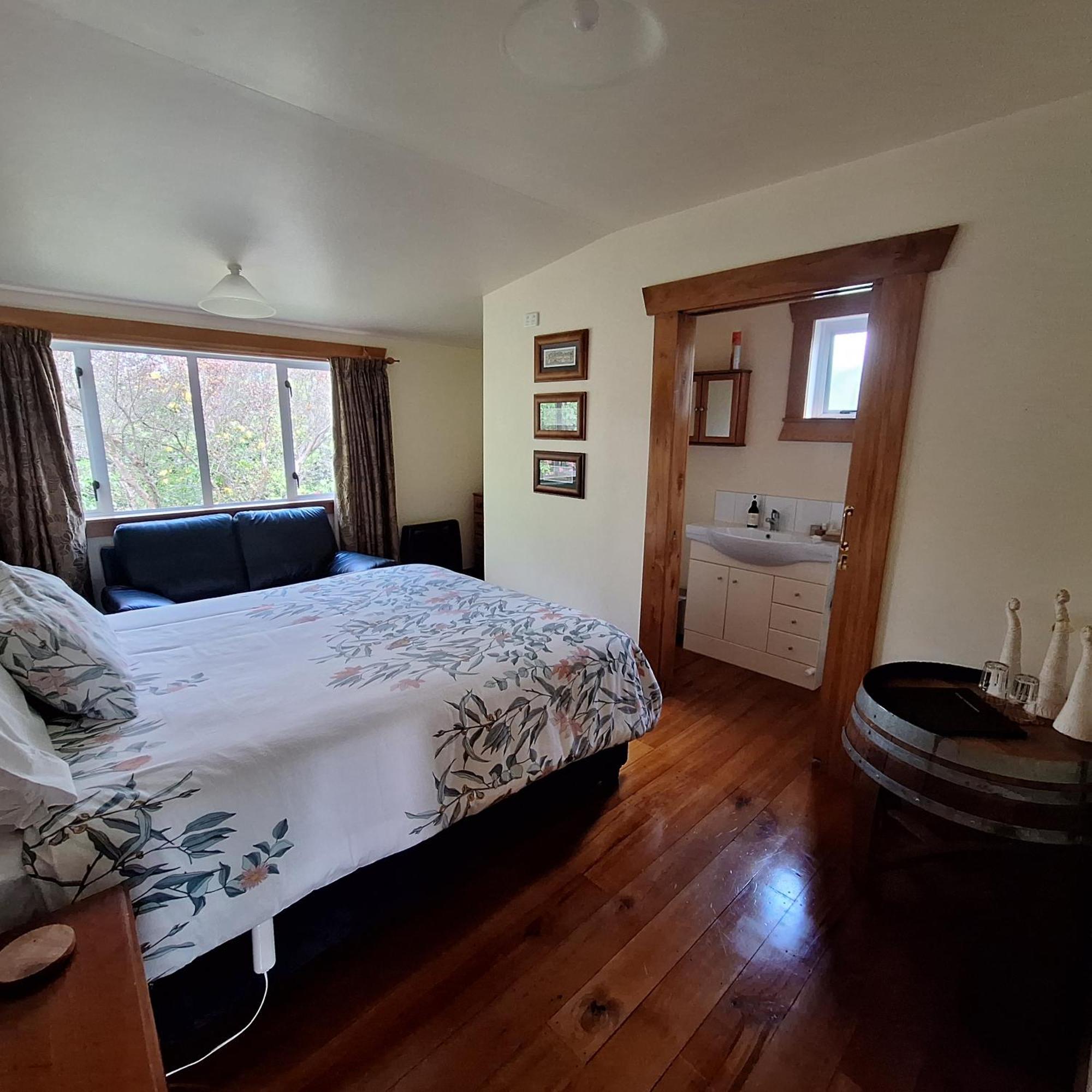 Olde Mill House B&B & Bike2Wine Cycle Hire Renwick Eksteriør billede